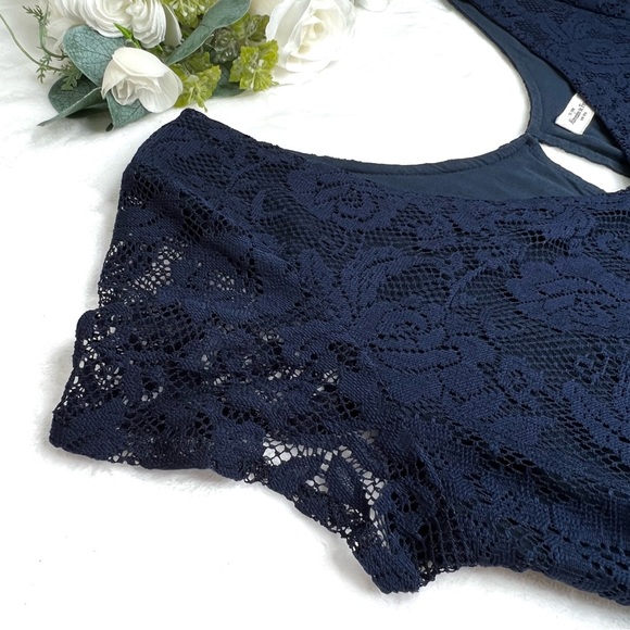 ❌SOLD❌ Abercrombie & Fitch Lace Ruffle Detail Romper, Navy Blue, Medium - Picture 7 of 17